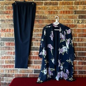 Elizabeth Williams Blue Floral Pants Suit Size:Large